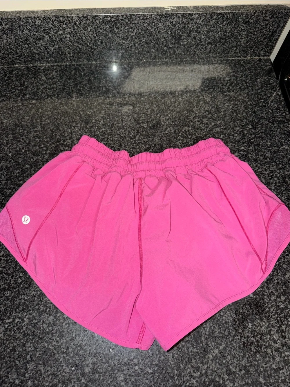 Lululemon hotty hot 2.5 size 4 shorts